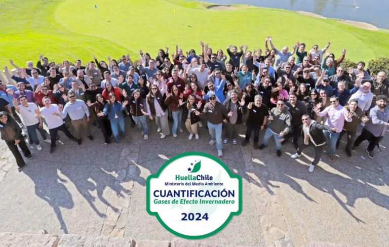 Equipo de Vantaz con el Sello de Cuantificación de HuellaChile 2024