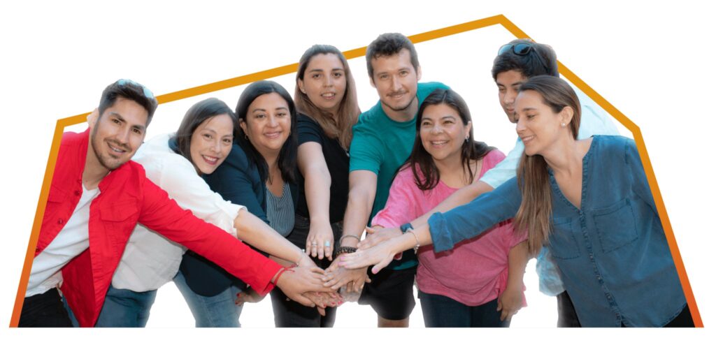 Equipo de Vantaz uniendo sus manos